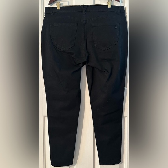 DEMOCRACY 18W Black Ab Technology Freedom Ankle Length Mold & Hold Stretch Jean - Picture 7 of 9